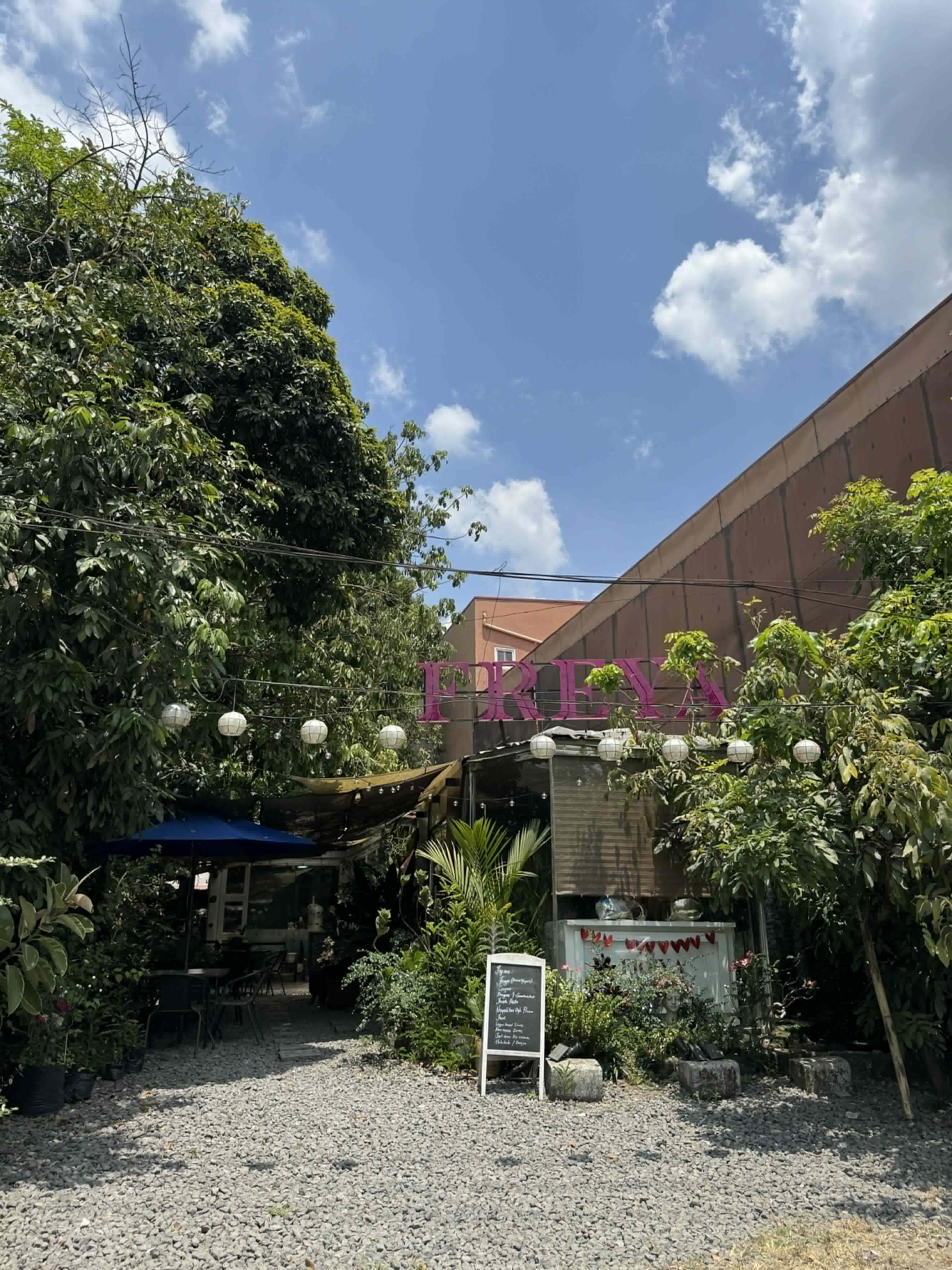 Freya Studio Cafe & Bakery